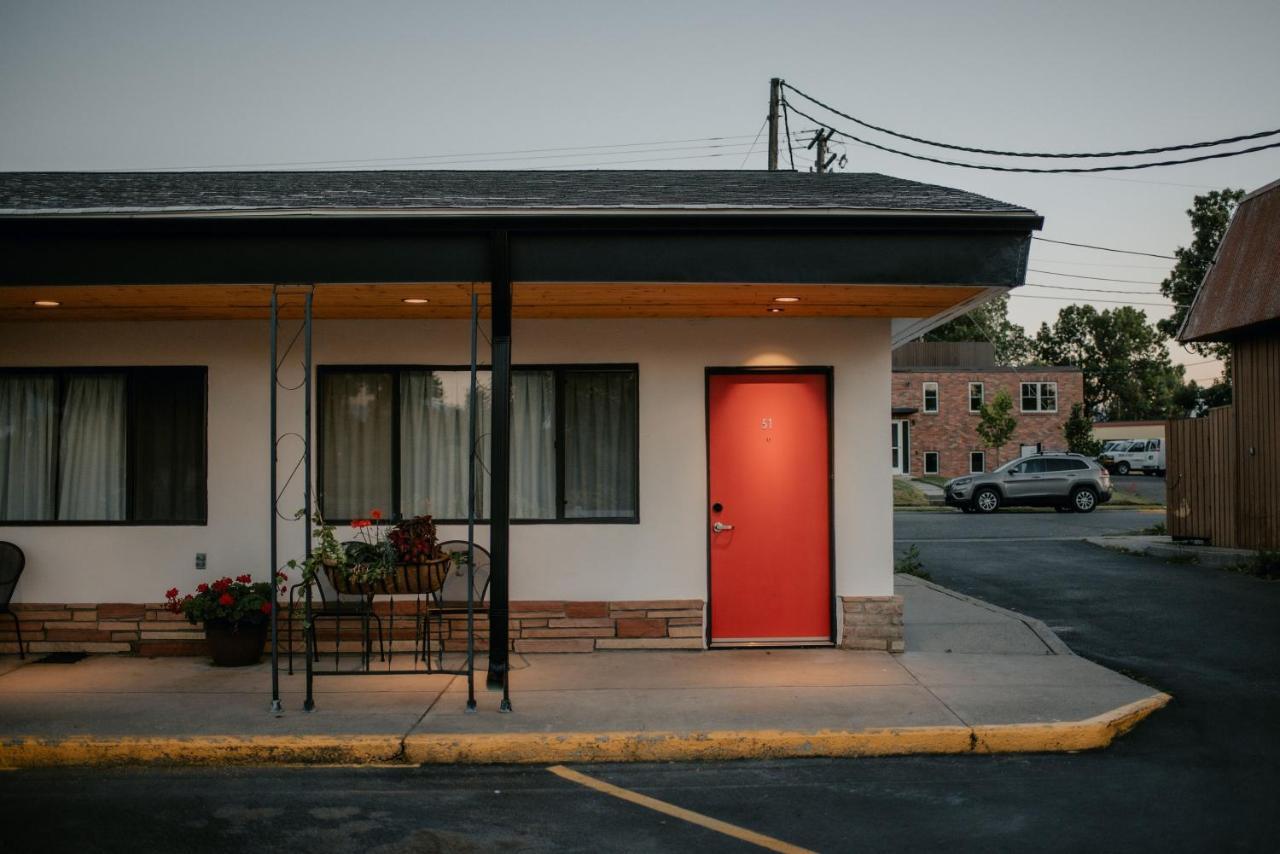 Sapphire Motel Midtown Bozeman Bagian luar foto