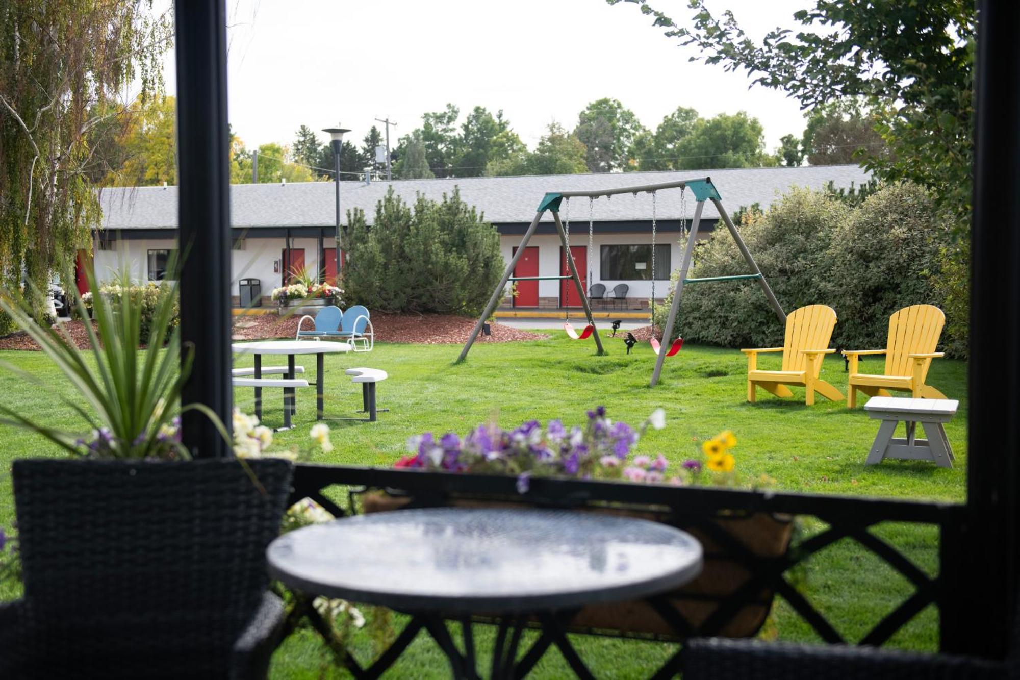 Sapphire Motel Midtown Bozeman Bagian luar foto