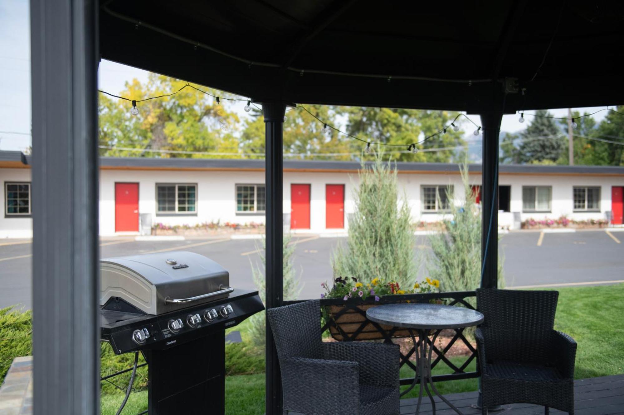 Sapphire Motel Midtown Bozeman Bagian luar foto