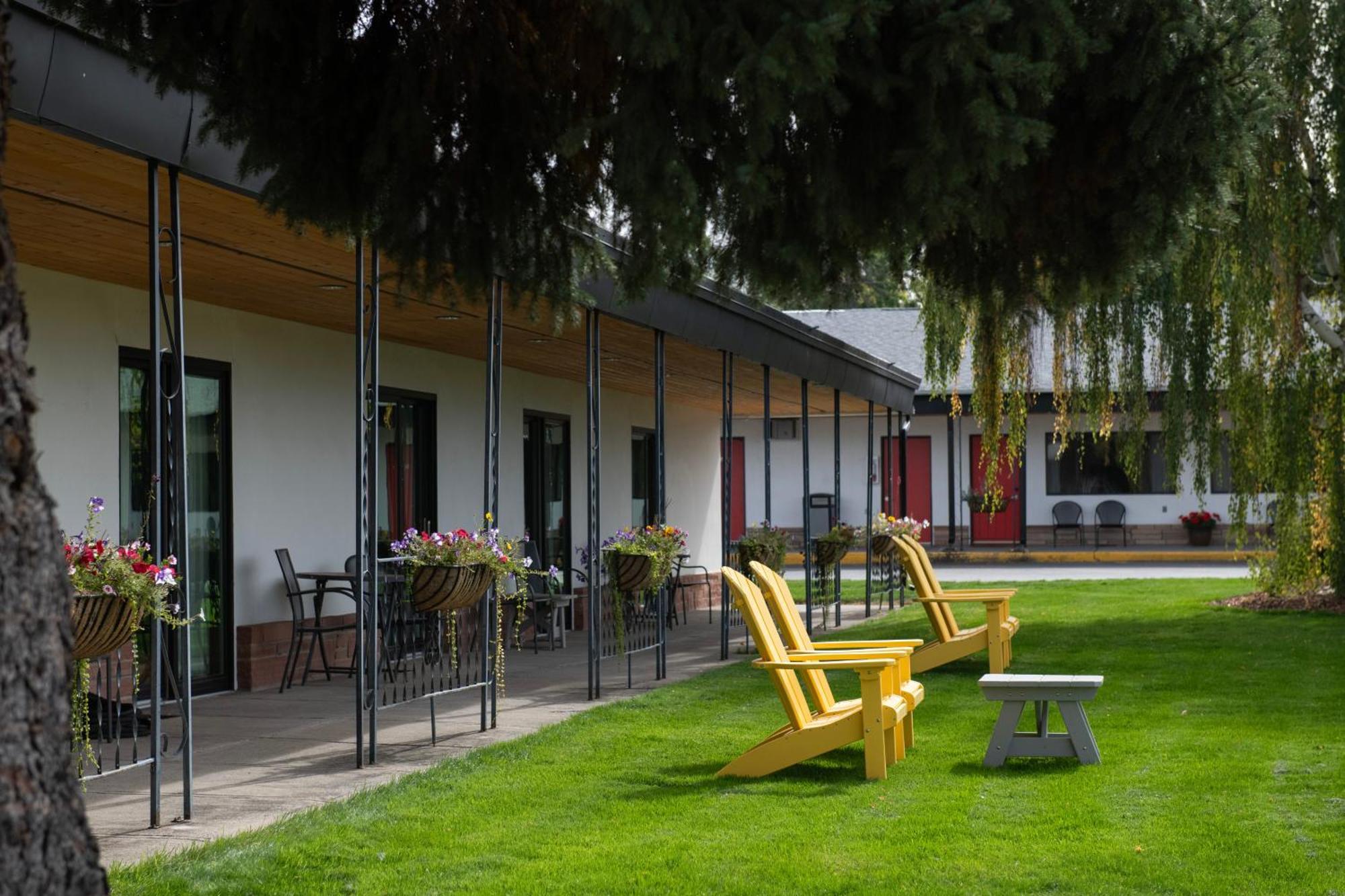 Sapphire Motel Midtown Bozeman Bagian luar foto